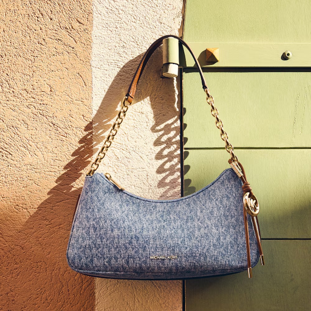 How to Style a Leather Tote Bag